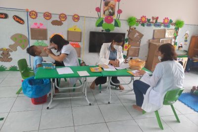 Khám sức khỏe định kì cho các cháu. ?Chúc các con luôn mạnh khoẻ.