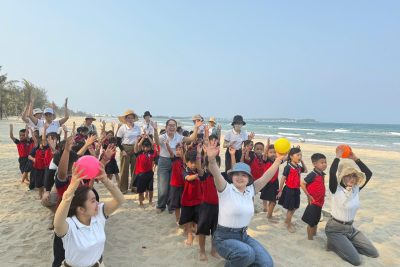 HOẠT ĐỘNG THAM QUAN TẠI BIỂN MỸ KHÊ